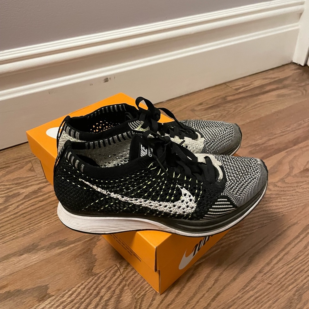 Nike Flyknit Racer